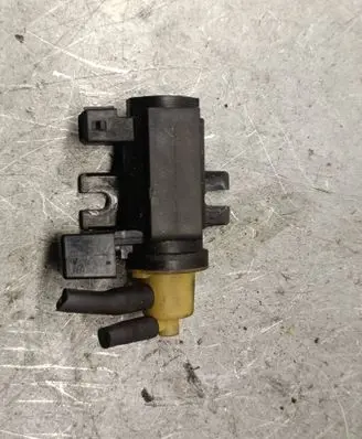 Opel Astra J Turbo solenoid valve 55566898