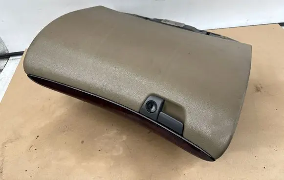 Volvo XC70 Glove box set 8650374