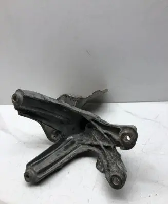 Audi A5 Sportback 8TA Engine mounting bracket