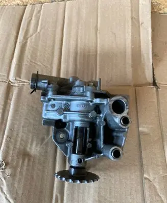 Renault Master III Oil pump 8200916824