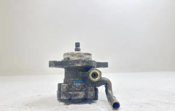 Nissan Almera Tino Power steering pump