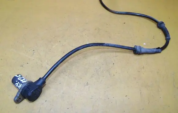 Mercedes-Benz Vito Viano W638 ABS brake wheel speed sensor 0265006214