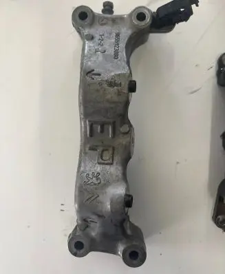 Peugeot RCZ Engine mounting bracket 9655923080 PSA5F02 10FJBS