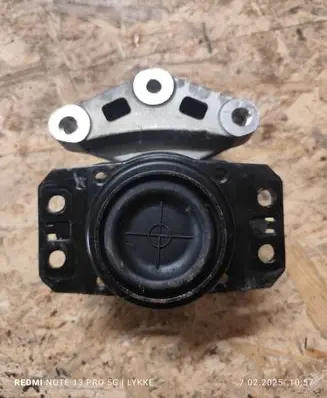 Citroen C4 Grand Picasso Engine mount bracket