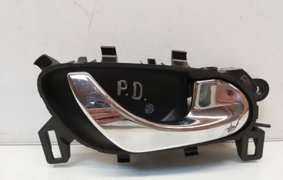 Nissan Qashqai Front door interior handle 806704EA