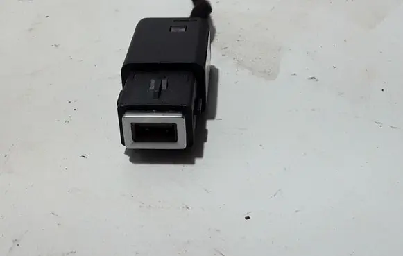 Peugeot 2008 II USB socket connector 9824334377