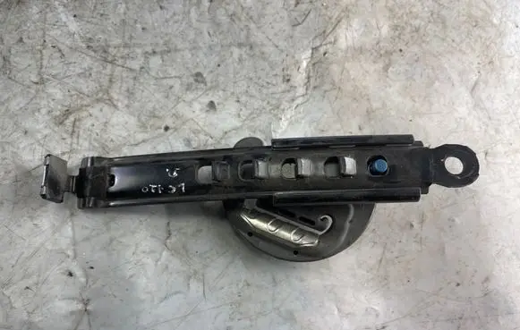 Toyota Land Cruiser (J120) Seat belt adjustment rail 