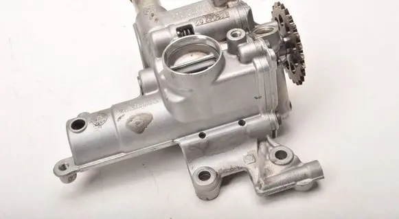Volvo V40 Oil pump 31330979