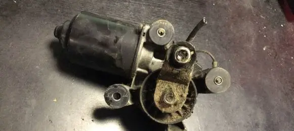 Mazda 323 Wiper motor 8492000240