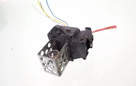 Peugeot 206 Heater blower fan relay 9659799080 8241009
