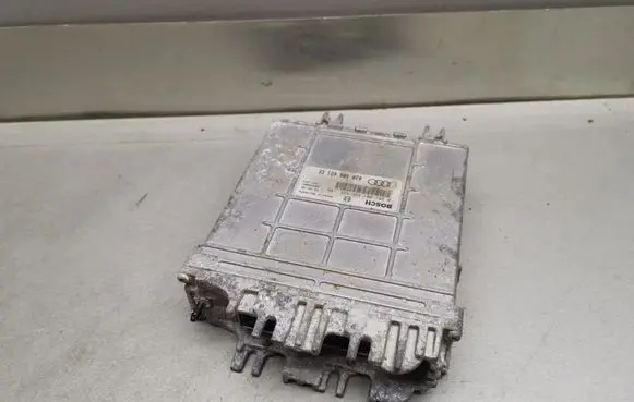 Audi A4 S4 B5 8D Engine control unit/module 0281001425 0281001426 028906021CE