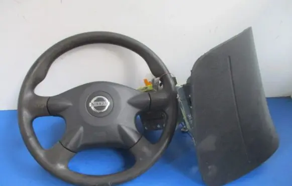 Nissan Almera Tino Steering wheel