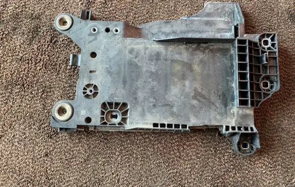 BMW 2 F46 Battery tray 9387574