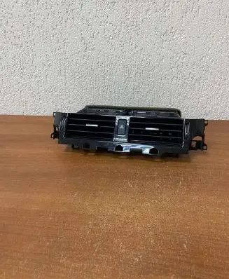 Land Rover Discovery 5 Dashboard air vent grill cover trim 09846-002 676