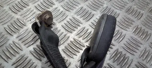 Mitsubishi Carisma Rear seatbelt buckle