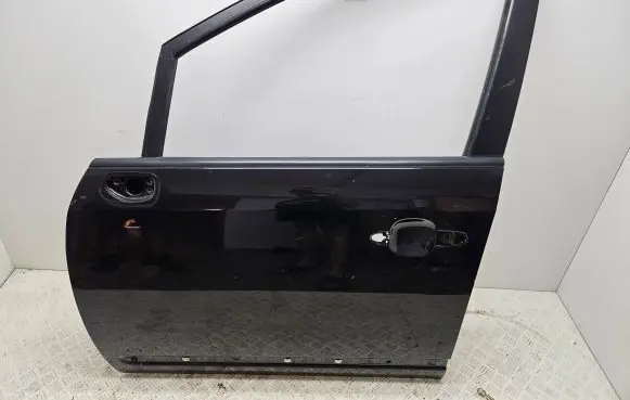 KIA Carens II Front door