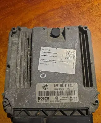 Volkswagen Touareg I Engine control unit/module 0281011859 ID12015