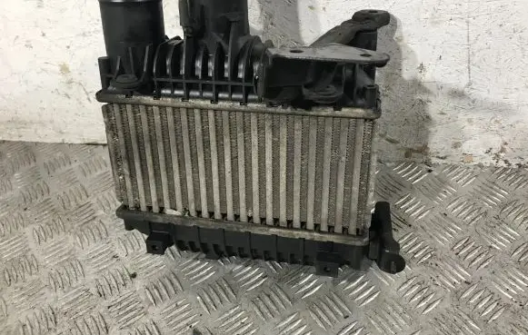 Toyota Corolla Verso AR10 Intercooler air channel guide 179400G010