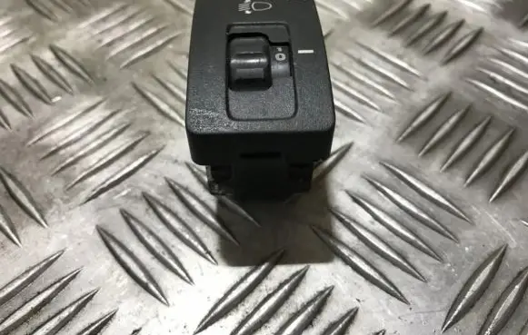 Hyundai Accent Headlight level height control switch 9337023500 93370-23500