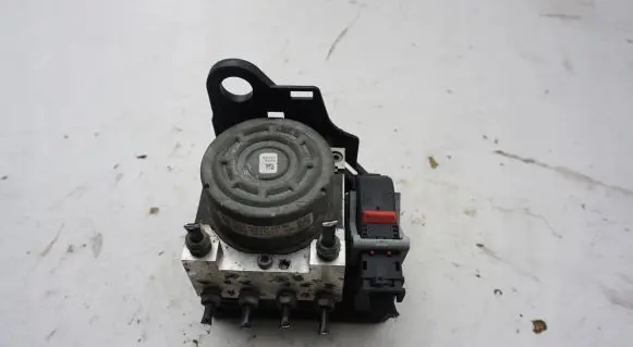 Skoda Octavia Mk3 (5E) ABS Pump