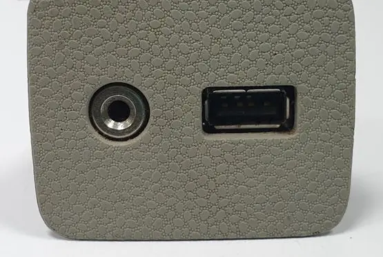 Ford Fiesta AUX in-socket connector 7M5T19A164AA