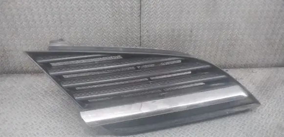 Nissan Primera Front bumper lower grill 62320AU300