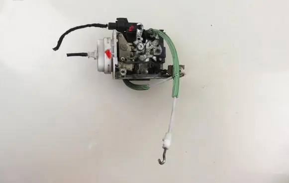 Audi A3 S3 8L Front door lock 8L1837015A