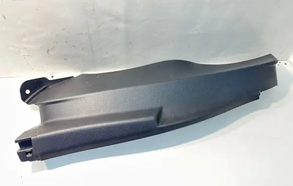 Volkswagen Golf Sportsvan (C) pillar trim 510867765