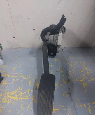 Volvo S60 Accelerator throttle pedal 30683516