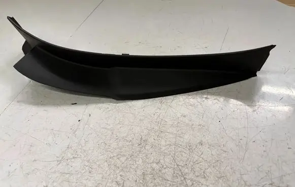 Lexus RX 330 - 350 - 400H Rear/tail light trim molding 6445848010
