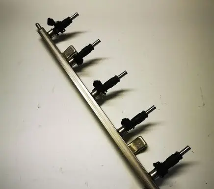 Volkswagen Jetta VI Fuel injectors set 07K133317E