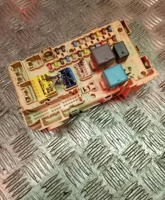 Toyota Avensis T250 Fuse box set 82641CA010F