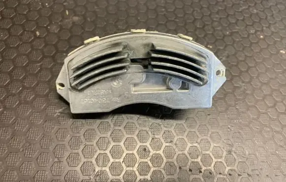 BMW 3 E90 E91 Heater blower motor/fan resistor 73040157