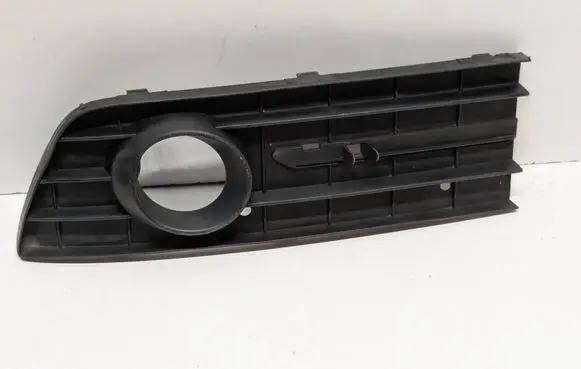 Mercedes-Benz A W169 Front fog light trim/grill A1698870925
