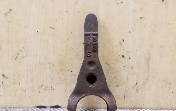 Toyota Avensis T220 Clutch release arm fork 