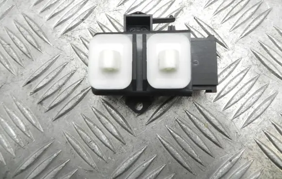 Volkswagen T-Cross Seat heating relay 2Q0959772 G4699