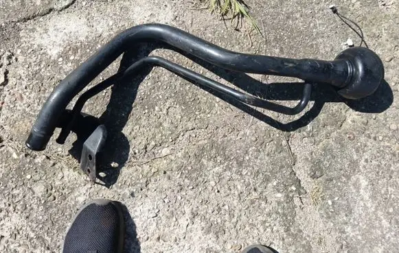 Nissan Primera Fuel tank filler neck pipe 