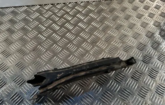 Rear underbody cover/under tray