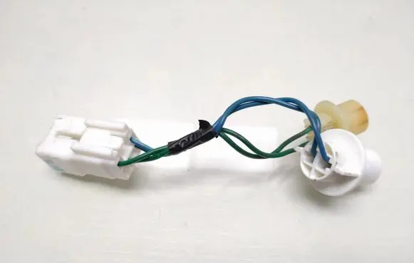 KIA Rio Tail light bulb cover holder