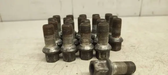 Audi A6 S6 C7 4G Nuts/bolts 