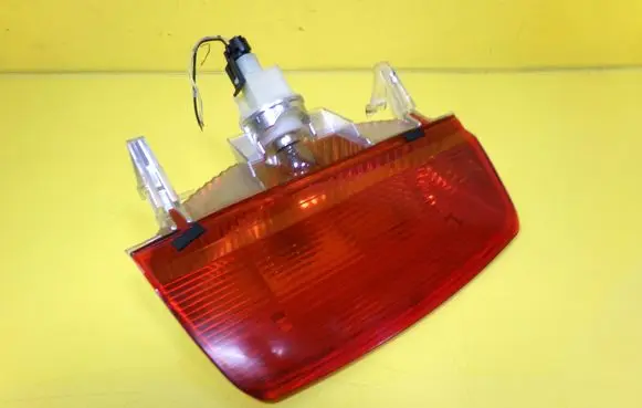 Nissan Micra Third/center stoplight 270331