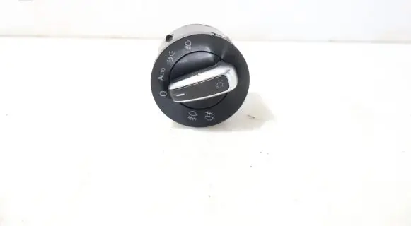 Volkswagen Golf VI Light switch