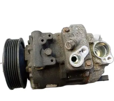Volkswagen Touran I Air conditioning (A/C) compressor (pump) 