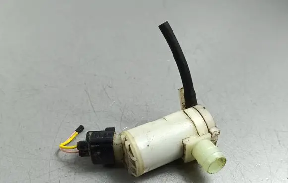 Suzuki SX4 S-Cross Windscreen/windshield washer pump