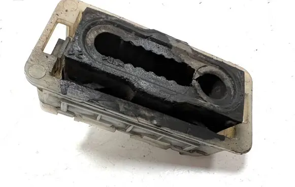 Peugeot 308 Radiator mount bracket 9800613580 ESF1002500