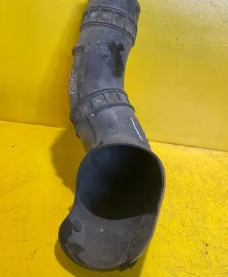 Jeep Grand Cherokee (WK) Air intake hose/pipe 53013794A