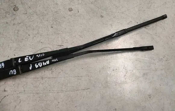 Audi A4 S4 B9 Front wiper blade arm