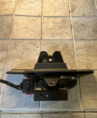 Saab 9-3 Ver1 Tailgate/trunk/boot lock/catch/latch 12785002 12787319