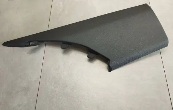 (D)pillar trim (top)