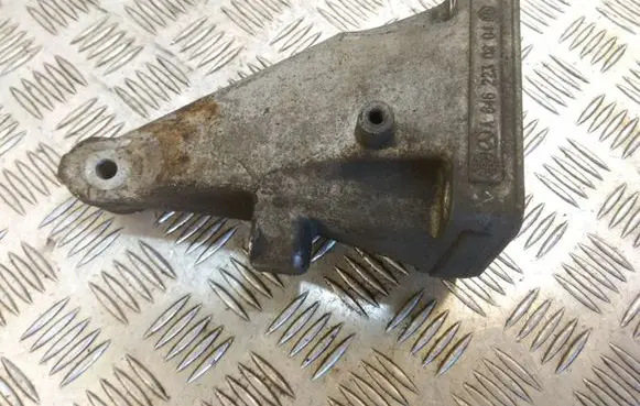 Mercedes-Benz Vito Viano W639 Engine mounting bracket A6462230804